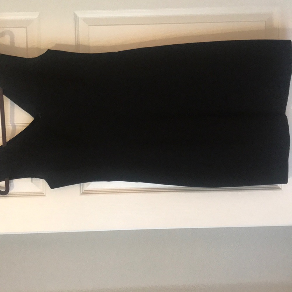 Dress- poplin black v neck and back dress Sz10
